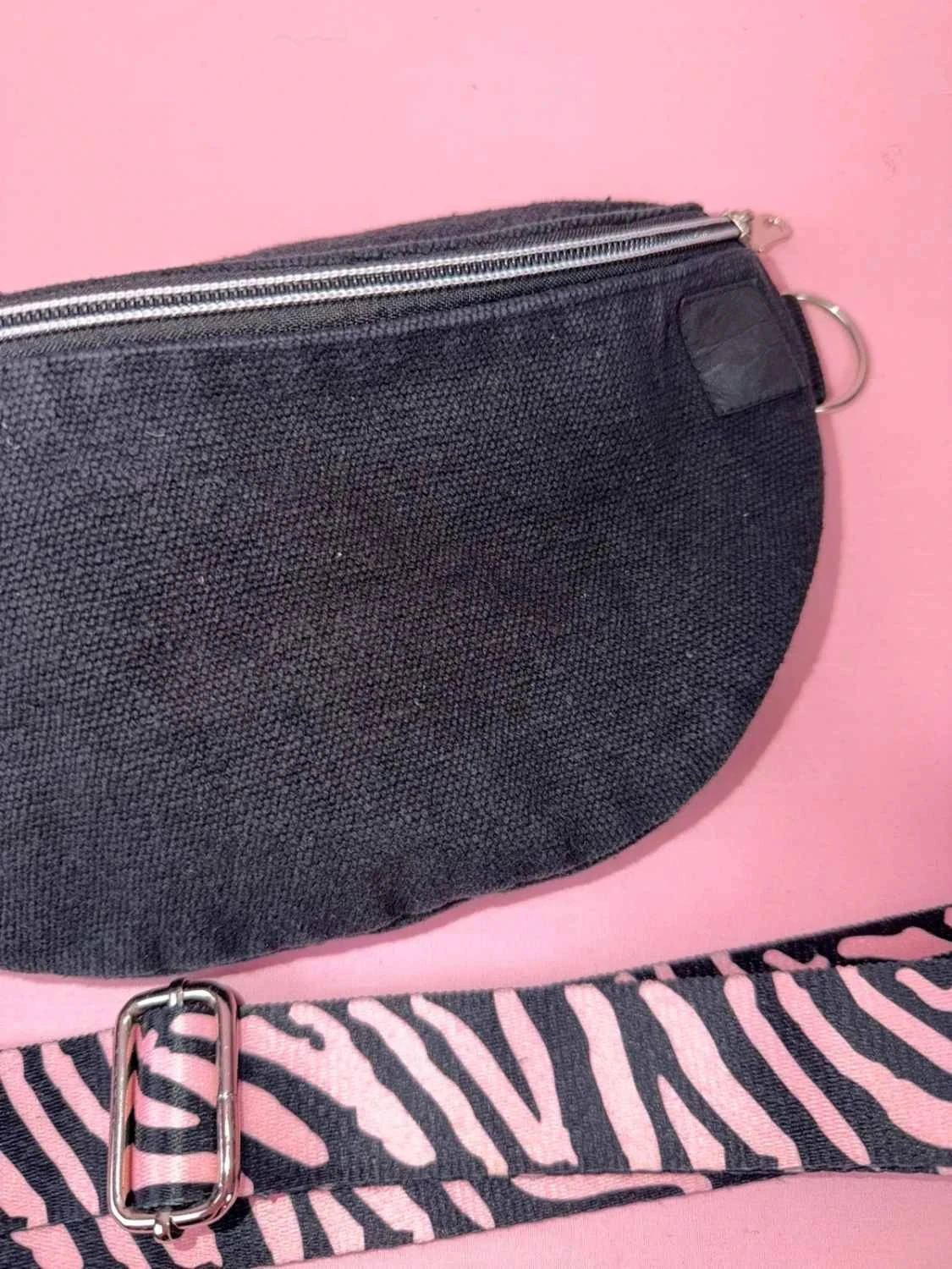 Grand sac banane créateur indépendant peu servie – photo 4